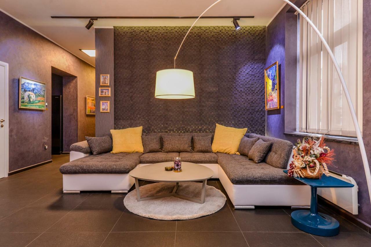 Champs-Elysees Sofia 2-Bdr, 2-Bthr Tsar Simeon Suite By Flat Mаnager Exterior photo