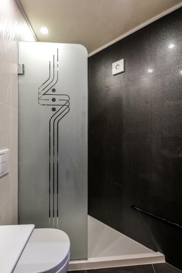 Champs-Elysees Sofia 2-Bdr, 2-Bthr Tsar Simeon Suite By Flat Mаnager Exterior photo