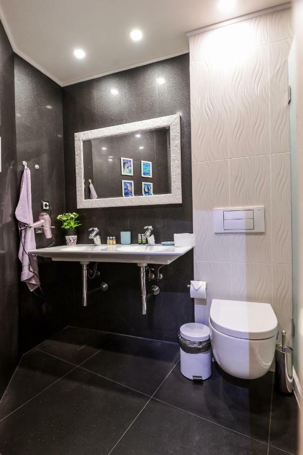 Champs-Elysees Sofia 2-Bdr, 2-Bthr Tsar Simeon Suite By Flat Mаnager Exterior photo